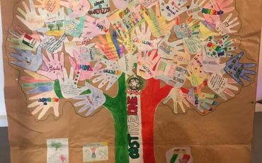 25 aprile, la vicesindaca Giachi alla mostra degli alunni delle primarie