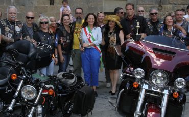 La ‘Fiamma dell’Amicizia’ arriva in moto a Palazzo Vecchio