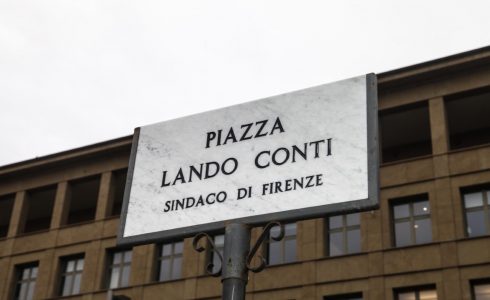 Intitolata a Lando Conti la piazza di fronte a Palazzo di Giustizia