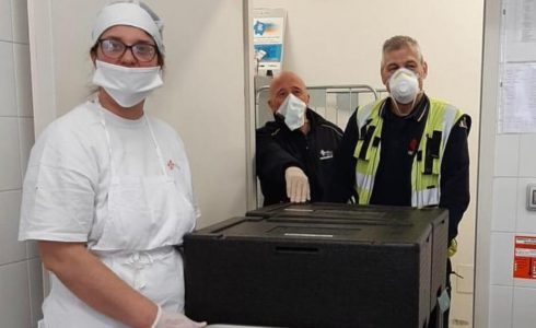 Coronavirus: la cucina del nido Nuvola Maga apre per preparare pasti per la  protezione civile