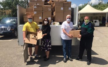 Donati 2200 kit alimentari a CittàMetro e Comune