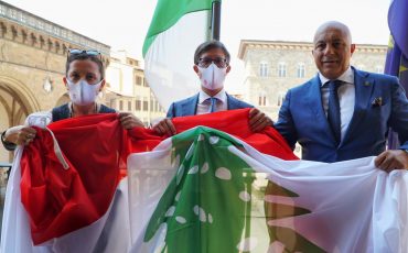 Bandiera libanese esposta a Palazzo Vecchio